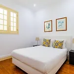 3br @ Almirante Reis דירה