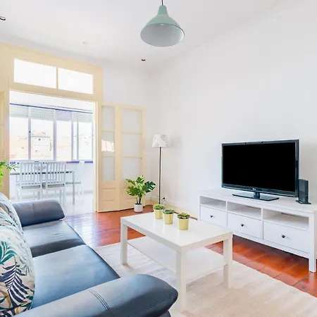 Almirante With 3 Bedrooms * Lissabon