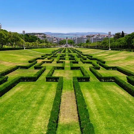 Almirante With 3 Bedrooms * Lissabon