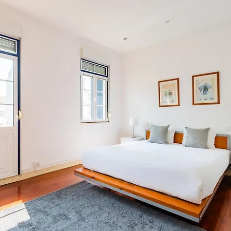 3br @ Almirante Reis Apartmán *