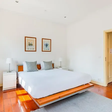 Apartmán 3br @ Almirante Reis *