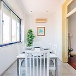 Apartment 3br @ Almirante Reis