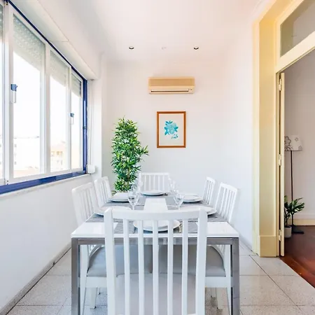 Apartment Almirante With 3 Bedrooms